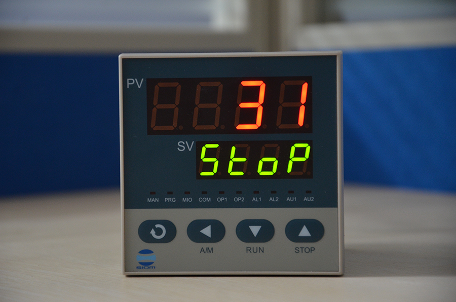 The intelligent temperature control meter